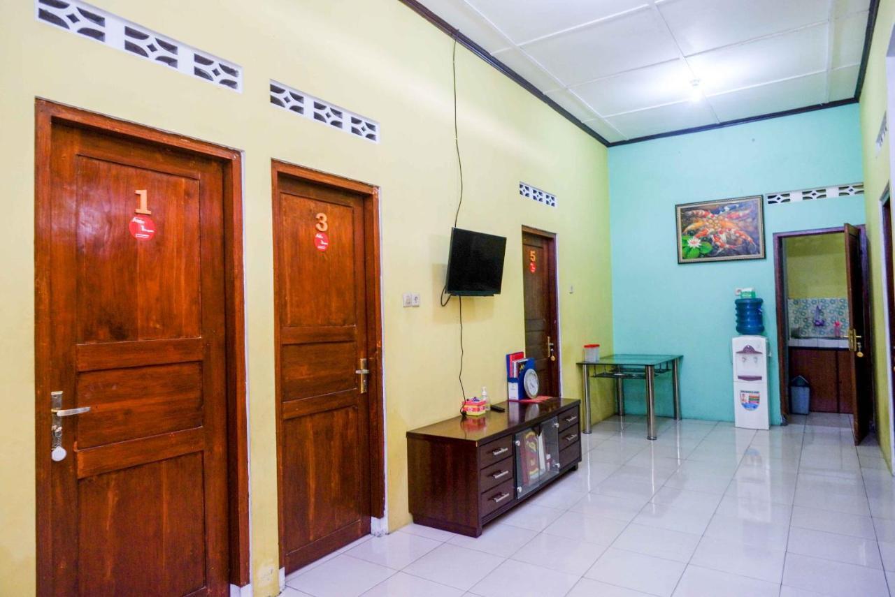A Pousada Koolkost Syariah Near Malioboro Area Jogjacarta Exterior foto